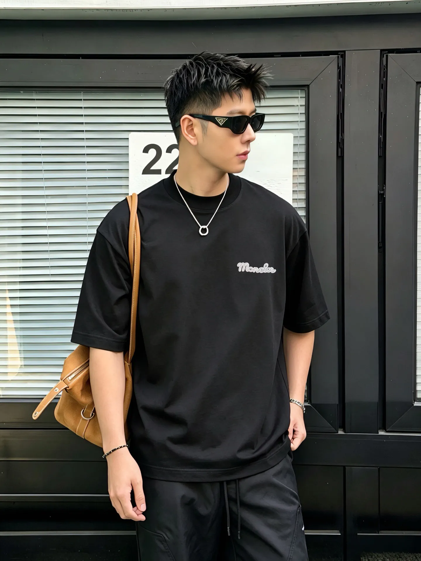 moncle～ logo 《 》7a tee ， Same Style ， : Black White Coffee Brown Size：S（90-130 ） M（125-150 ） L（135-165 ） XL（160-190 ） XXL（185-220 ）